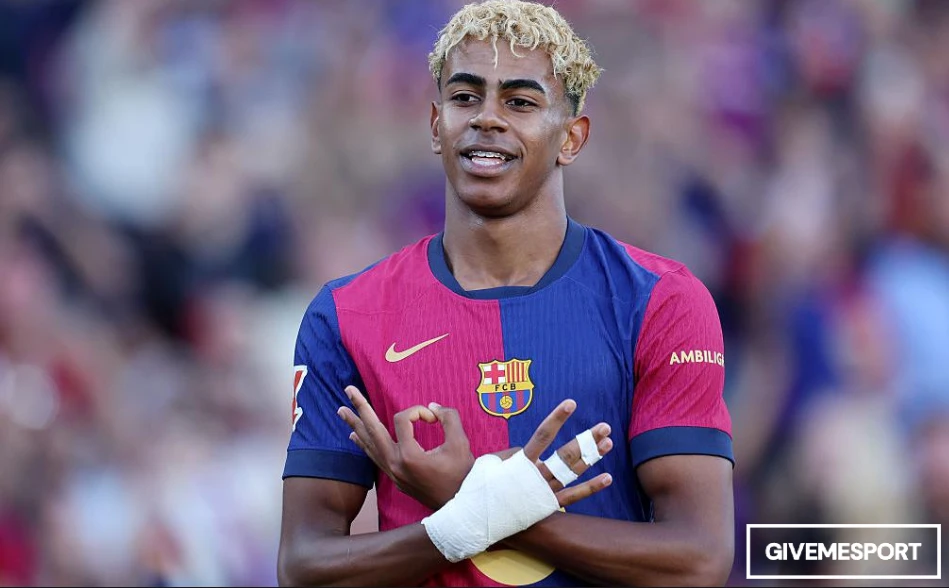 GiveMeSport: «Топ-10 футболистов по продажам футболок в 2025 году: Ямаль обошёл Месси и Роналду»