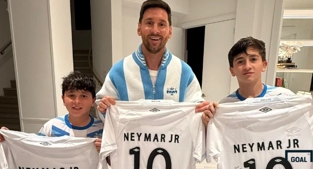 GOAL: «Неймар и «Сантос» отправили особый подарок семье Месси»