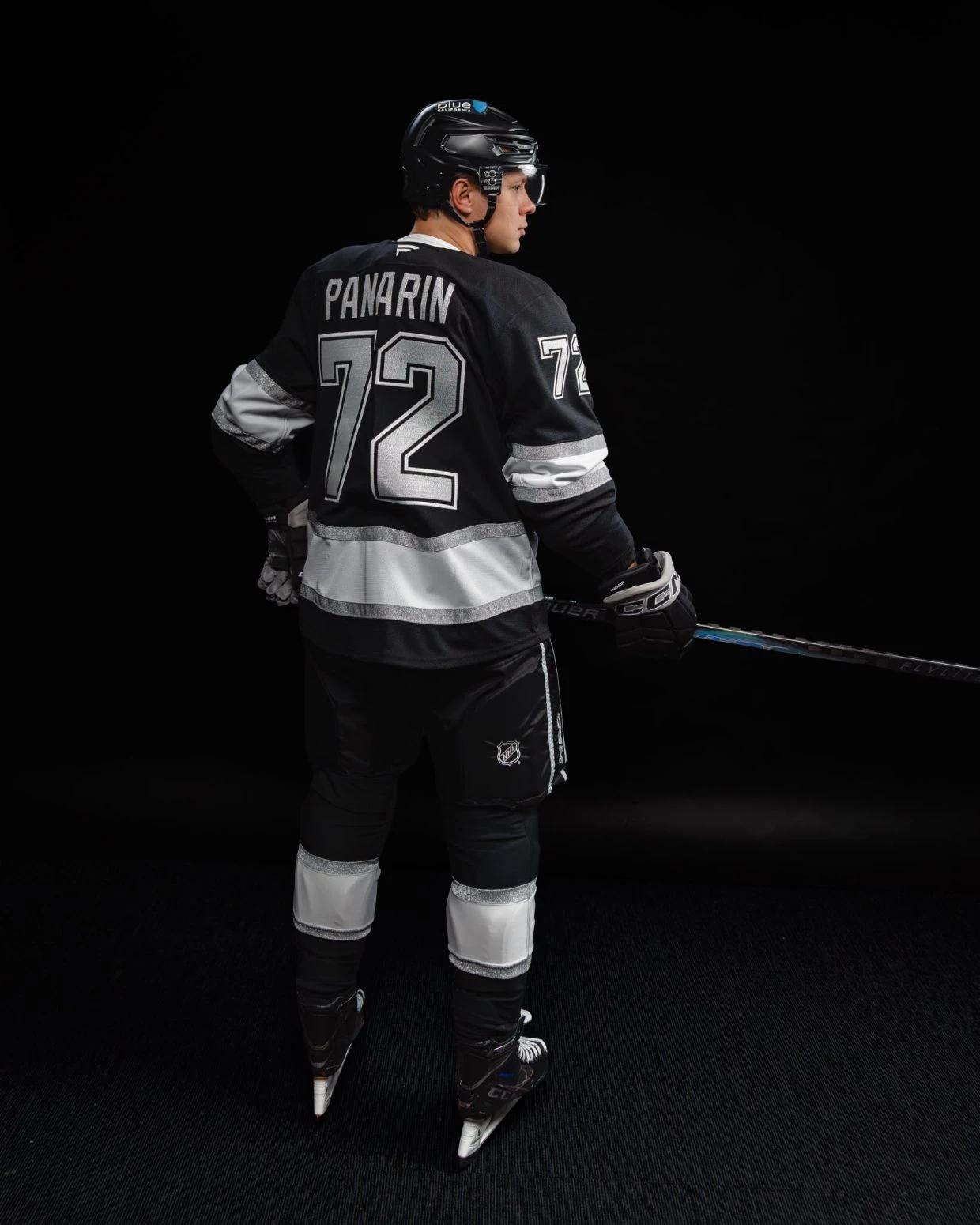 Пресс-служба «Лос-Анджелеса» поделилась кадрами с Панариным в игровой экипировке