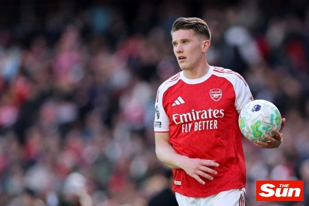 После поражения от «Борнмута» всё изменилось: как выглядит гонка «Арсенала» и «Сити» за титул АПЛ (The Sun)