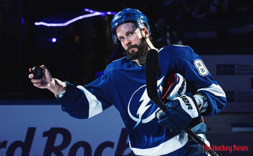 The Hockey News: «Никиту Кучерова чествуют за 1000 очков в НХЛ»